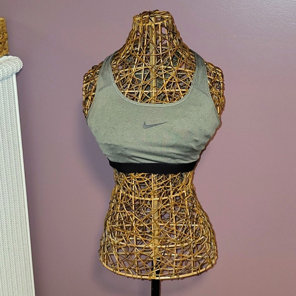 Nike sports bra womens size M